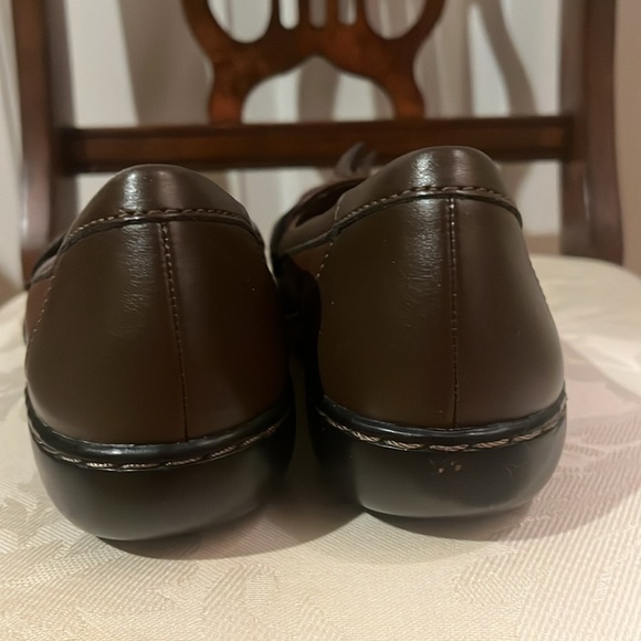 Collection by Clarks b23 brown leather women’s size 8 - Picture 4 of 6